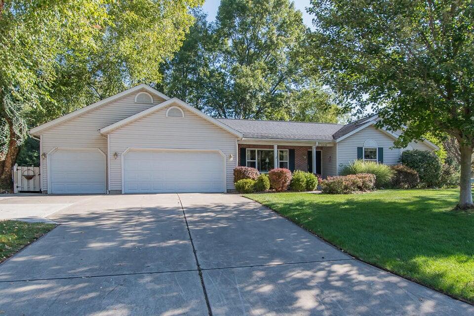 Eagle Ridge Dr, Kalamazoo, MI 49004