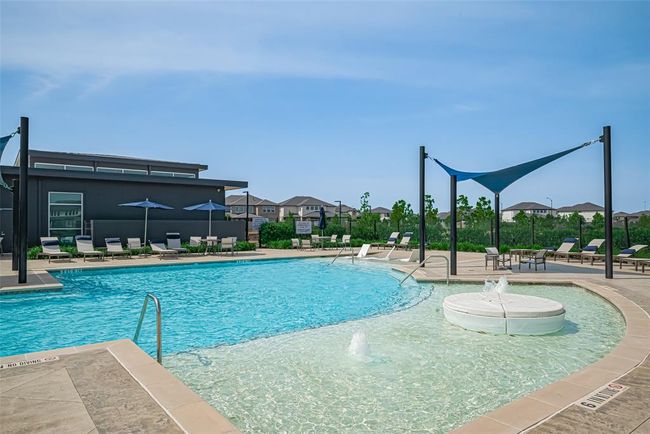 Huge community pool just in time for summer relaxation! | Image 44