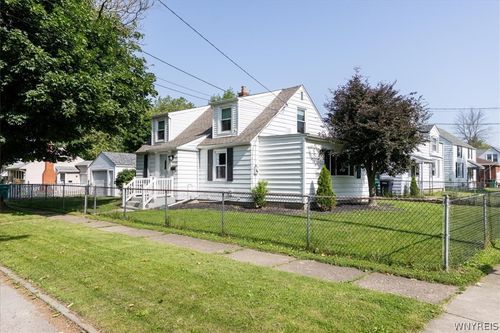 8116 Lindbergh Ave, Niagara Falls, NY, 14304-2312 | Card Image