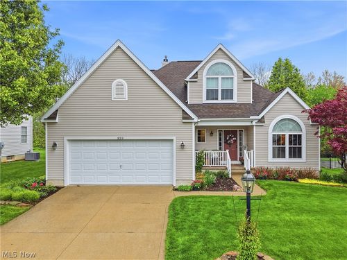 859 Kings Cross Dr, Wadsworth, OH, 44281-8902 | Card Image