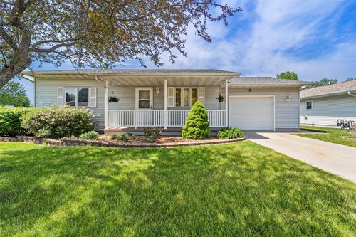720 S 13th St, Nevada, IA, 50201-2435 | Card Image