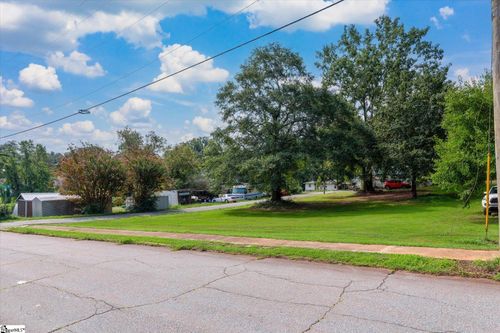 403 Carolina Ave, Honea Path, SC, 29654-1637 | Card Image