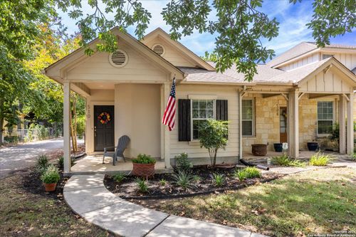 510 Ogrady St, Boerne, TX, 78006-2543 | Card Image
