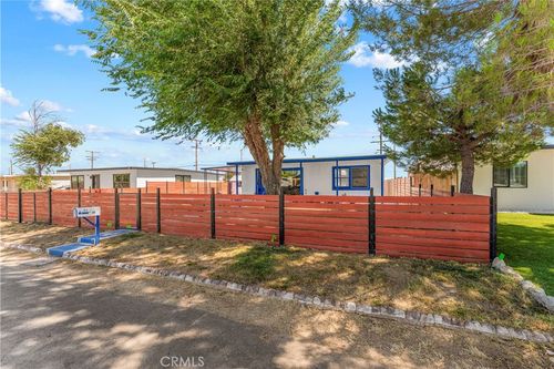 1544 Franklin Ave, Rosamond, CA, 93560-7403 | Card Image