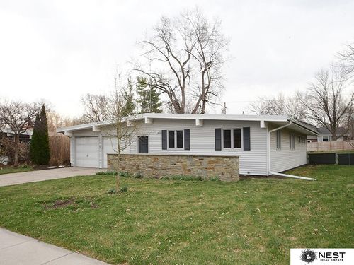 6211 Sunrise Rd, Lincoln, NE, 68510-4061 | Card Image