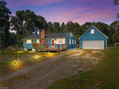 3411 Cecilside Ln, Greensboro, NC, 27405-3002 | Card Image