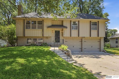 13579 Stanford St, Omaha, NE, 68144-2439 | Card Image