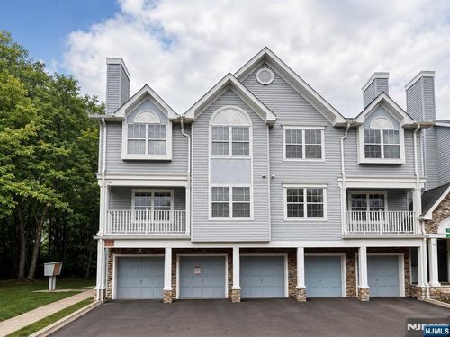 151 Prestwick Way, Edison, NJ, 08820-4679 | Card Image