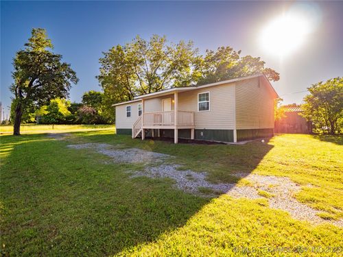 517 Kali Inla Ave, Hartshorne, OK, 74547-3411 | Card Image