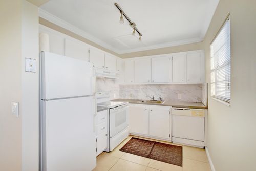 294 Mansfield G, Boca Raton, FL, 33434-4935 | Card Image