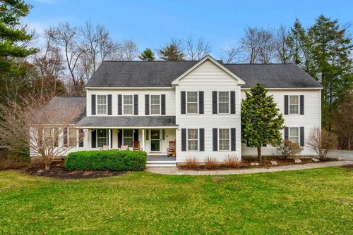 7 Samantha Ave, Raymond, NH, 03077-1717 | Card Image