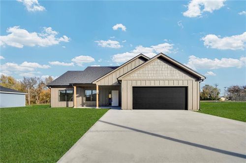 502 N Washington St, East Lynne, MO, 64743-1068 | Card Image