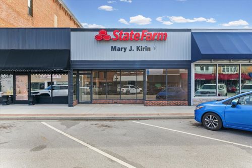 143 N Market St, Paxton, IL, 60957-1221 | Card Image