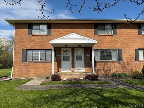 223 Greenmeadow Dr, West Seneca, NY, 14224-4646 | Card Image