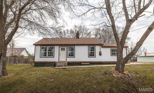 303 S Pine St, Dixon, MO, 65459-9143 | Card Image