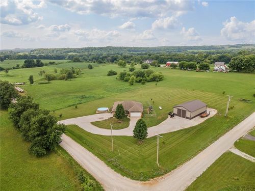 9148 Friendship Rd, Richmond, MO, 64085-8614 | Card Image