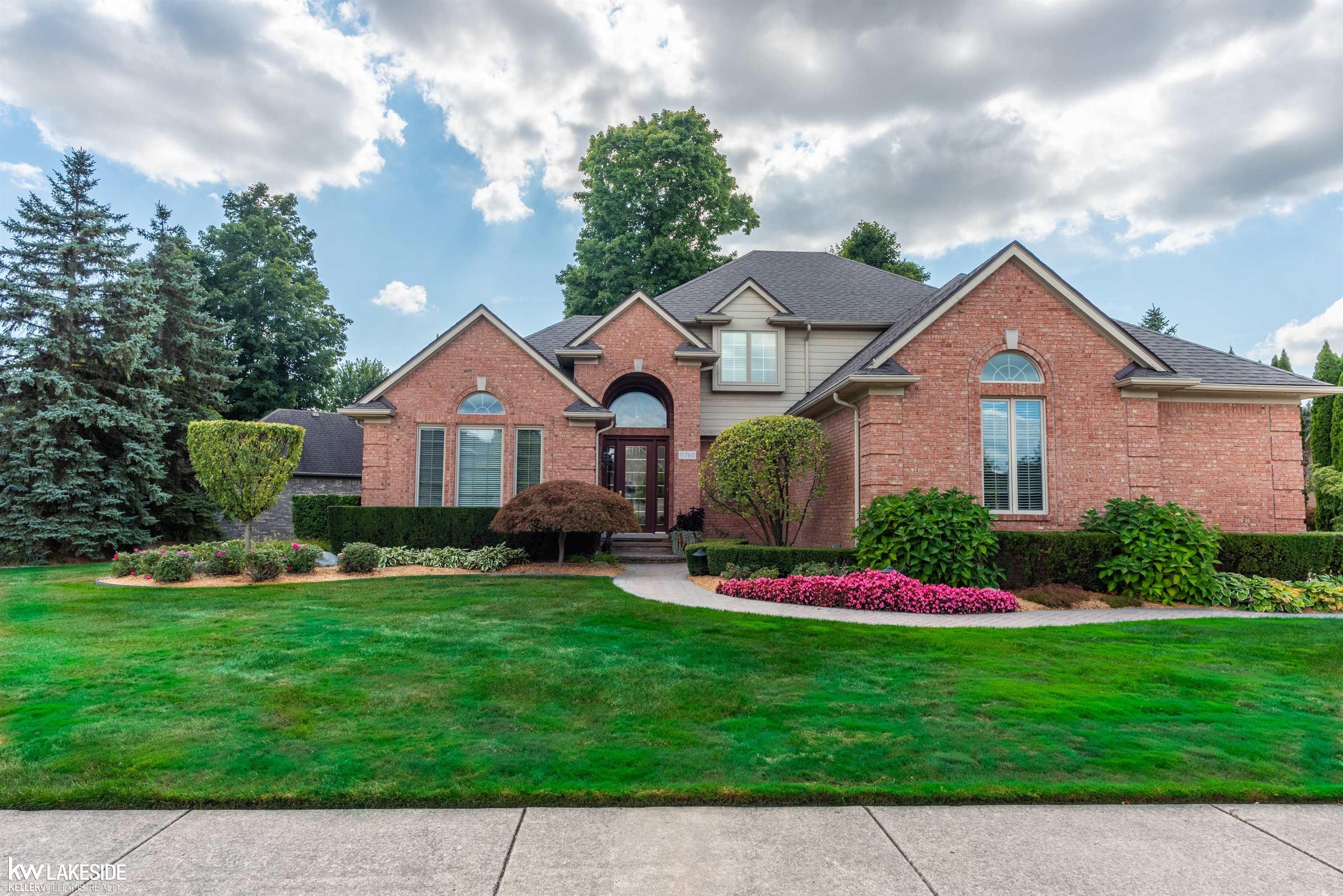 Stephane Dr, Shelby Township, MI 48315