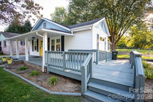 95 Elysinia Ave, Waynesville, NC, 28786-2000 | Card Image