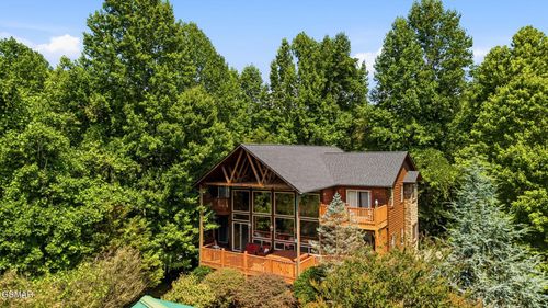 1716 Smoky Hills Dr, Gatlinburg, TN, 37738-5991 | Card Image
