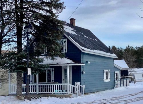 37 Presque Isle Street, Fort Fairfield, ME, 04742 | Card Image