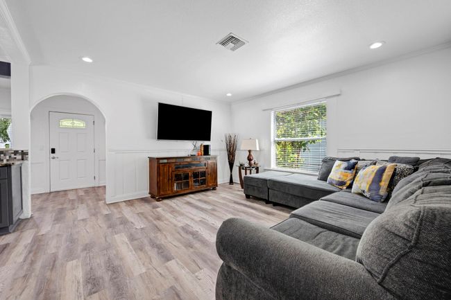 422 49 Th St, House other with 2 bedrooms, 1 bathrooms and null parking in West Palm Beach FL | Image 10