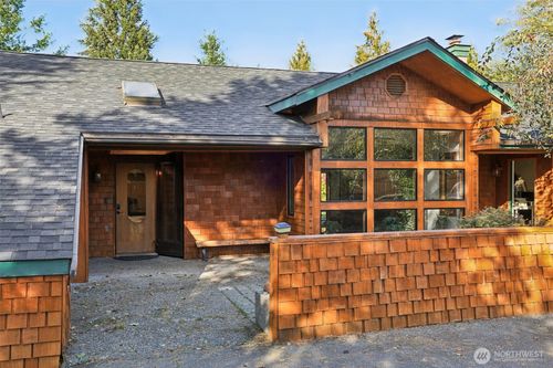 42102 264th Ave Se, Enumclaw, WA, 98022-8626 | Card Image