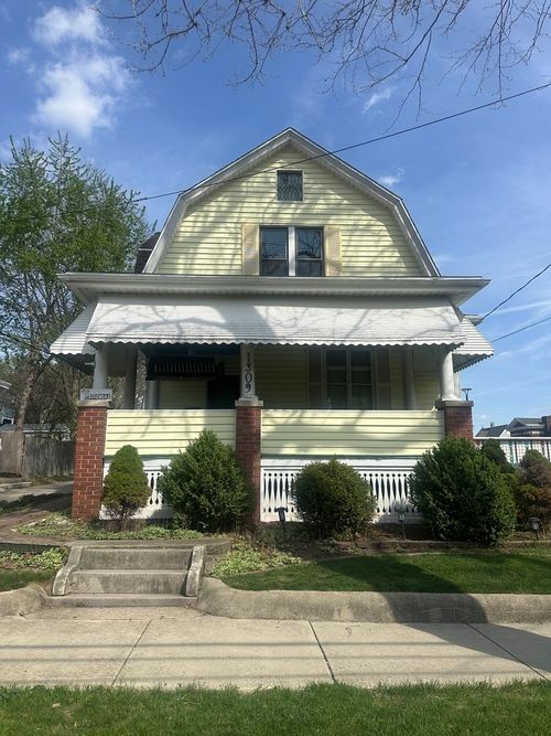 1309 N Lee St, Bloomington, IL, 61701-1642 | Card Image