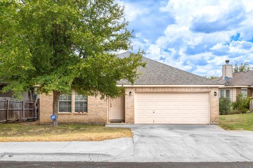 1225 Hilltop Dr, San Marcos, TX, 78666-9561 | Card Image