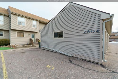 2904 S Cedar St, Sioux City, IA, 51106-4246 | Card Image