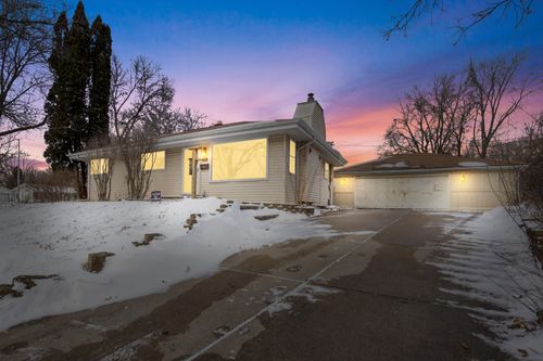 232 Richard St, Waukesha, WI, 53189-7662 | Card Image