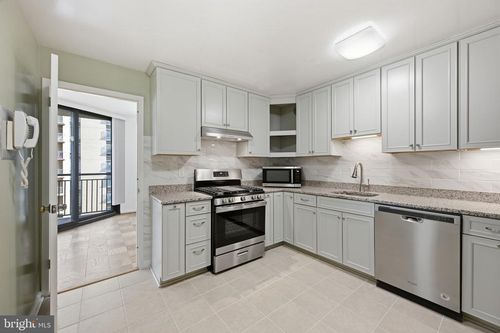 apt-909-4620 N Park Ave, CHEVY CHASE, MD, 20815-4598 | Card Image