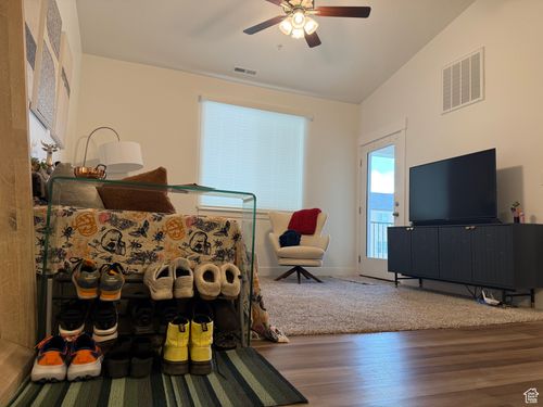 unit-301-13526 S Poole Dr, Riverton, UT, 84096-3078 | Card Image