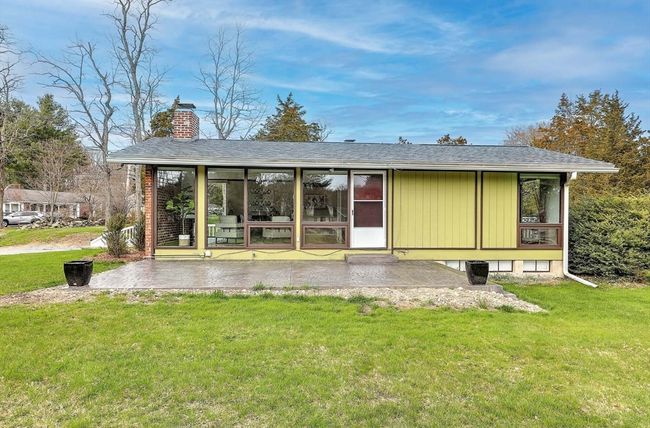 622 Pike Ave, House other with 3 bedrooms, 2 bathrooms and 4 parking in Attleboro MA | Image 4