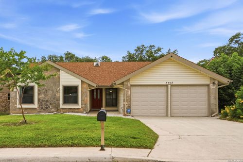 5615 Timberhurst, San Antonio, TX, 78250-4148 | Card Image