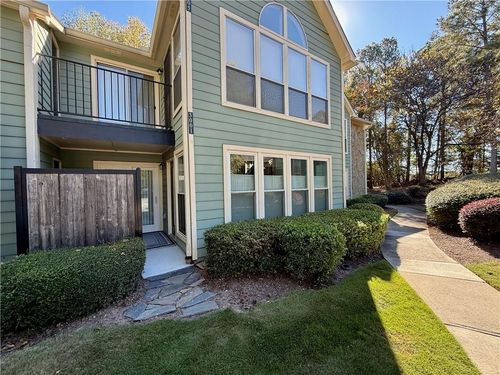 3001 Canyon Point Cir, Roswell, GA, 30076-3381 | Card Image