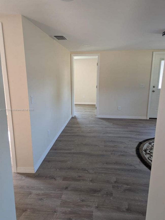 105 Tangerine St, House other with 2 bedrooms, 1 bathrooms and null parking in BOWLING GREEN FL | Image 7