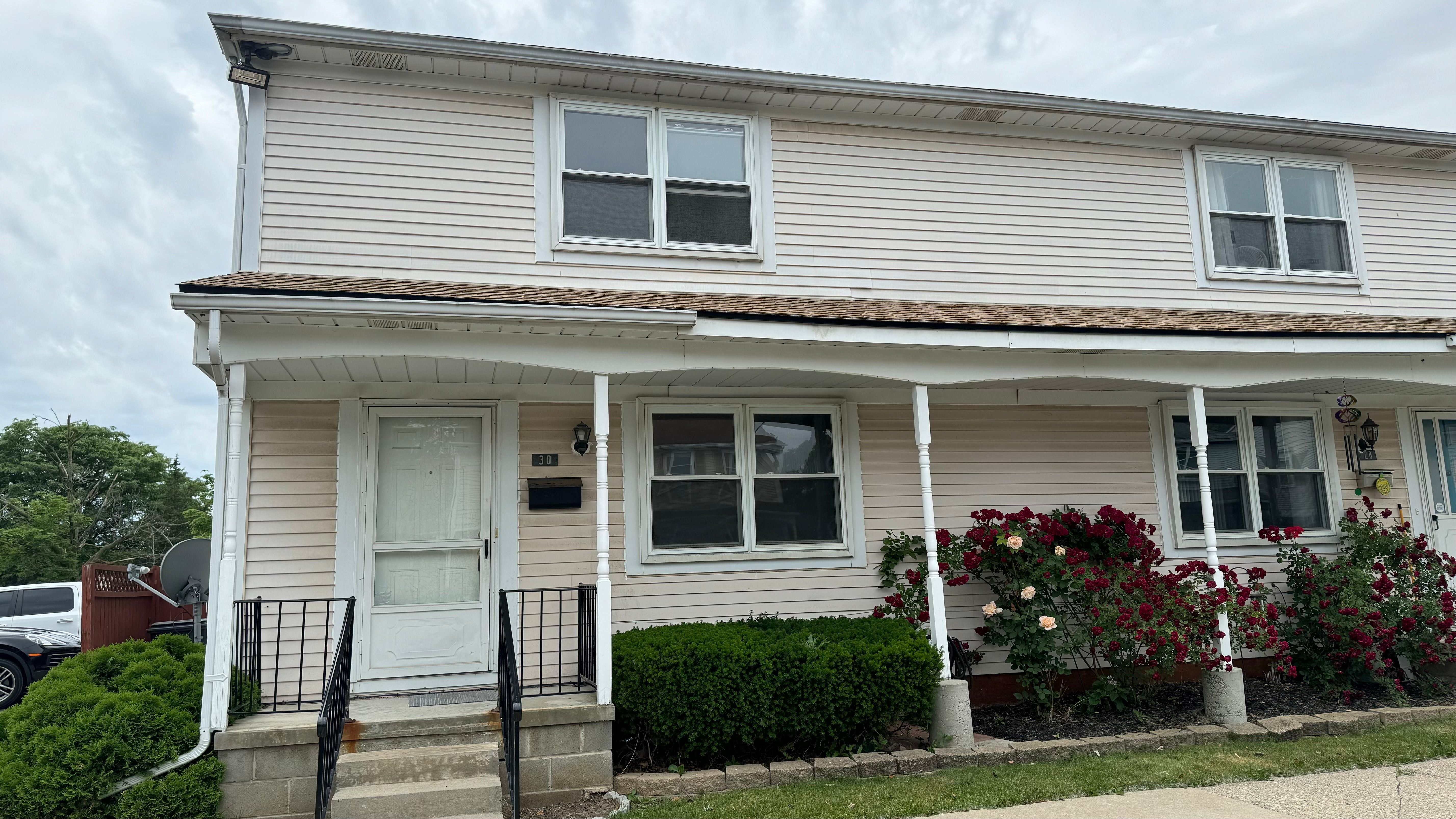 Greenwoode Ln, Pontiac, MI 48340