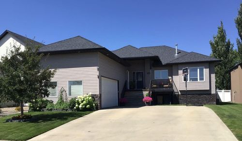 24 Greystone Close E, Brooks, AB, T1R1M1 | Card Image