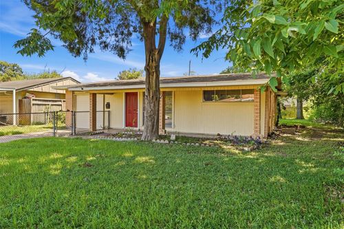 10227 Glenmawr Drive, Houston, TX, 77075 | Card Image