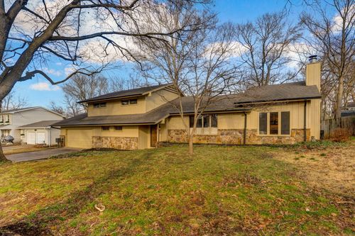 2850 S Barnes Ave, Springfield, MO, 65804-3916 | Card Image