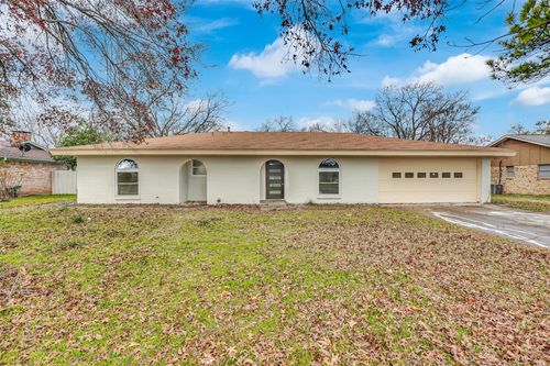 6916 Rebel Rd, Forest Hill, TX, 76140-1816 | Card Image