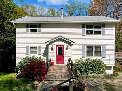 15 Old County Rd, Holland, MA, 01521-3255 | Card Image