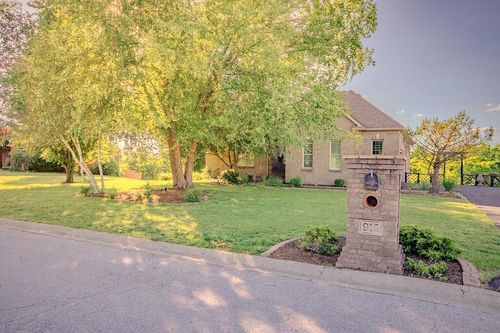 916 Country Oaks Dr, Richmond, KY, 40475-8492 | Card Image