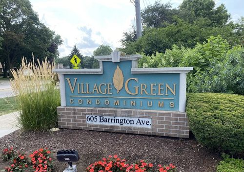 apt-216-605 Barrington Ave, East Dundee, IL, 60118-1427 | Card Image