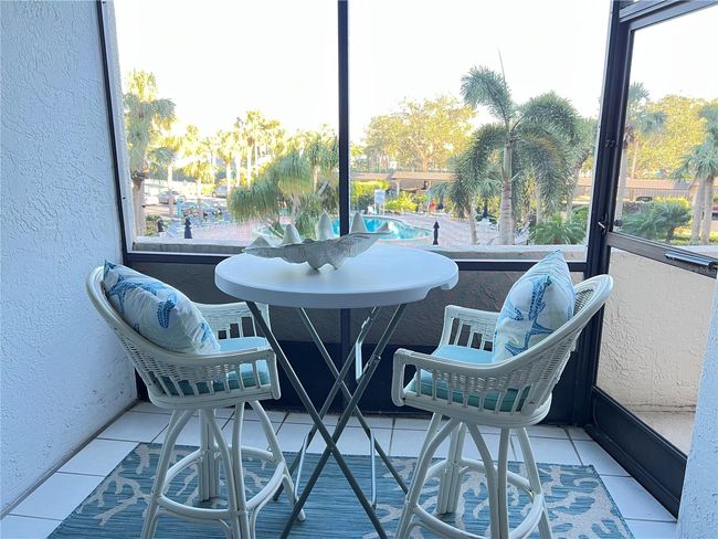 Screened balcony | Image 9