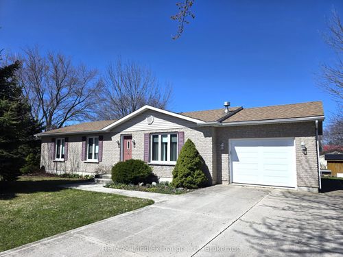 29 Memorial Park Dr, Tiverton, ON, N0G2T0 | Card Image