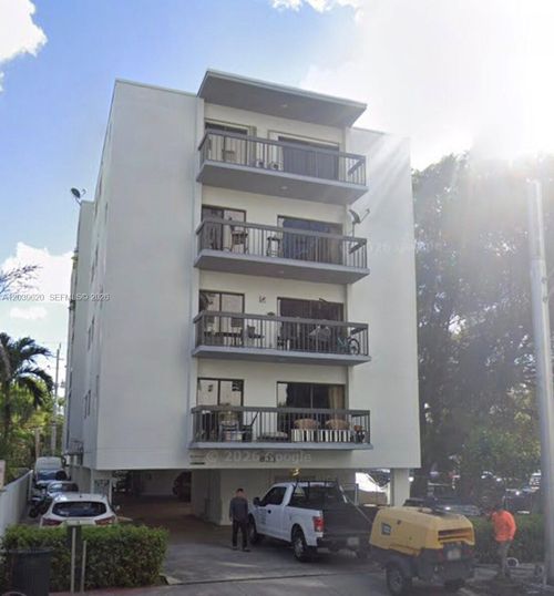 204-833 W Ave 204, Miami Beach, FL, 33139 | Card Image