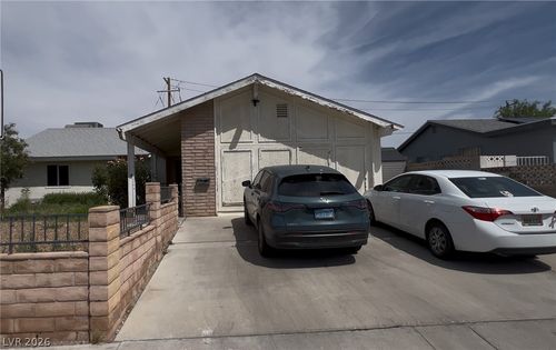 2924 Lindell Rd, Las Vegas, NV, 89146-6817 | Card Image
