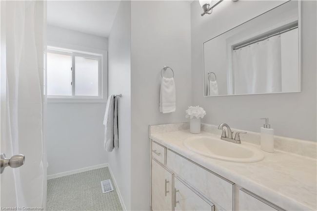 9254 Esplanade Dr, House other with 3 bedrooms, 2 bathrooms and 2 parking in Windsor ON | Image 13