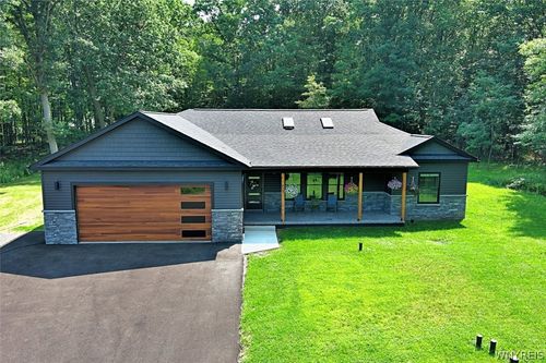 140 Roby St, Lockport, NY, 14094-1440 | Card Image